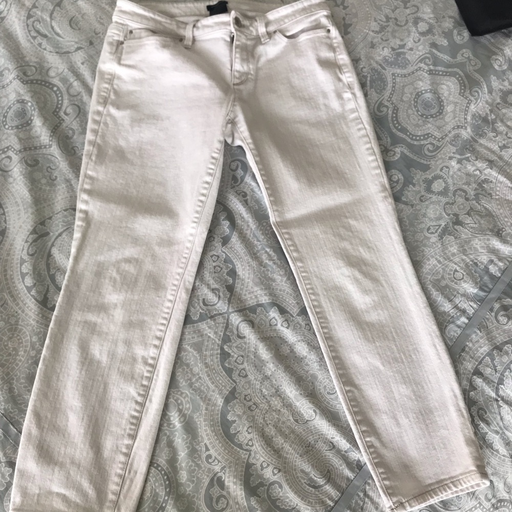 Ann Taylor White Crop Pants